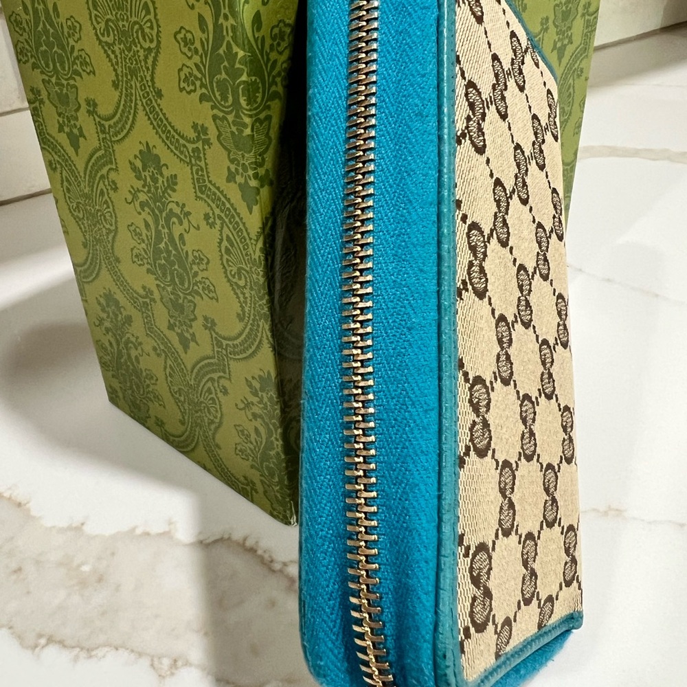 Gucci Brown Monogram Canvas Zipper Wallet with Teal Trim - Picture 2 of 8